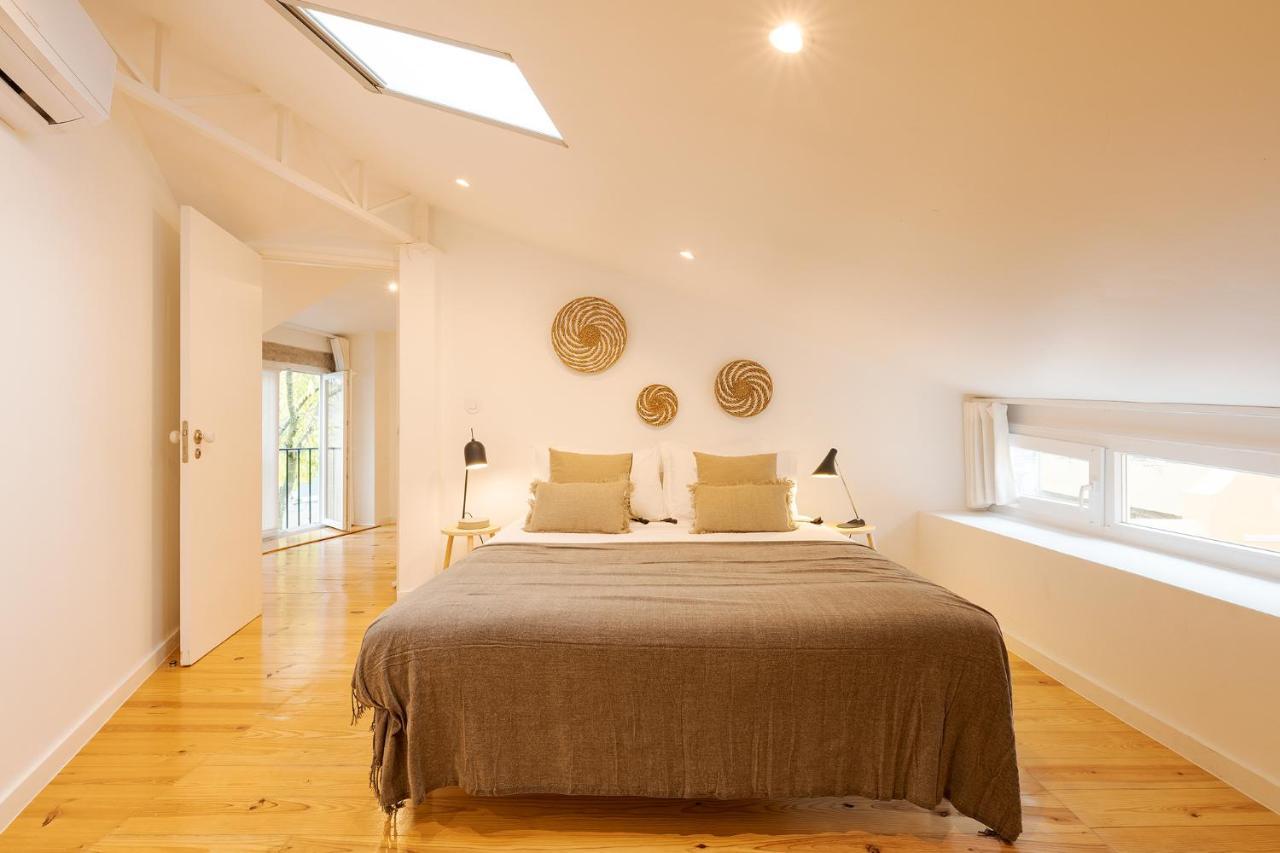 Appartement The Yellow House Spacious Duplex In Prazeres District Lisboa