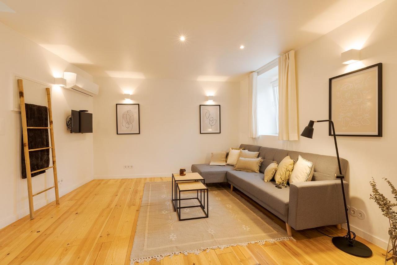 The Yellow House Spacious Duplex In Prazeres District Appartement